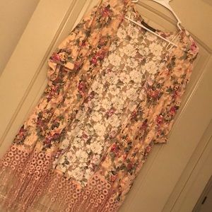 Cute floral kimono/cardigan. Only worn ONCE.